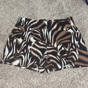Like new animal print shorts